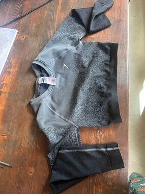 Gymshark half longsleeve top